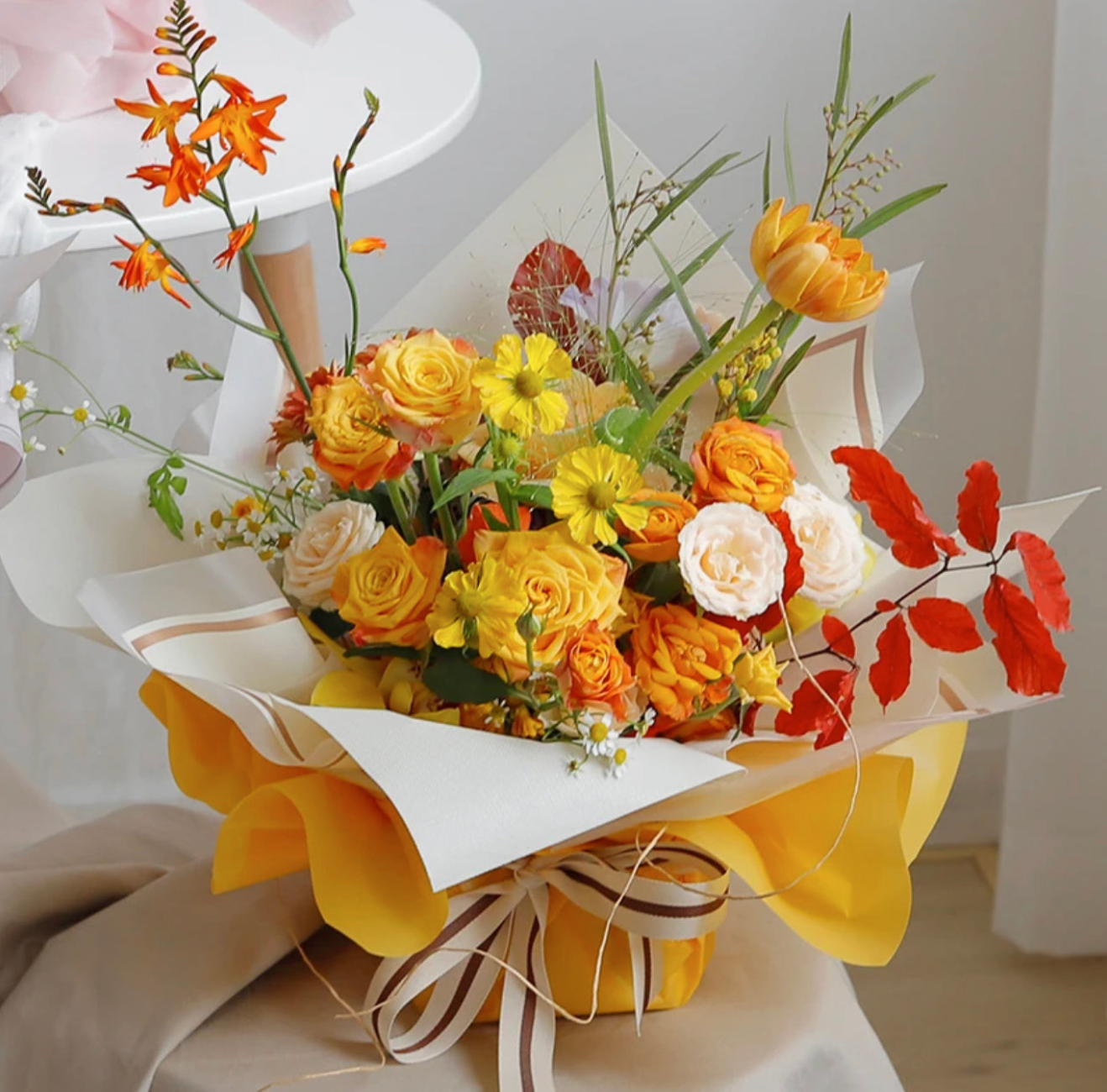 Clear Edges With Gold Line Flower Wrapping Paper - White